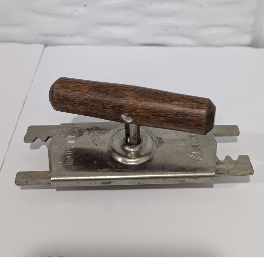 Vintage Bonny Top Off Jar Bottle Opener Wood Handle USA Pat 1894556 Stainless